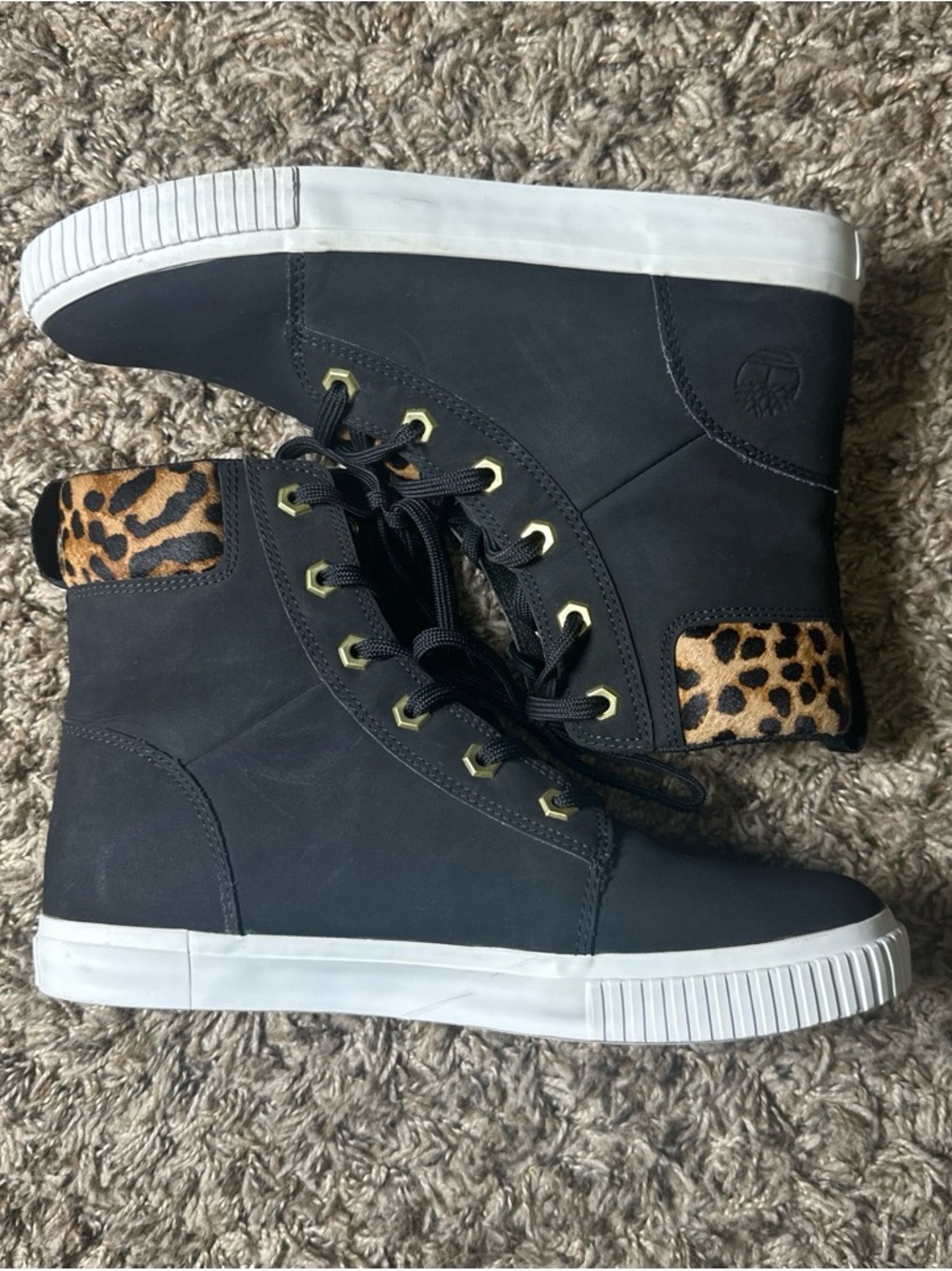 Timberland Women’s Black Nubuck Lace-Up Ankle Boots with Leopard Collar Size 8.5